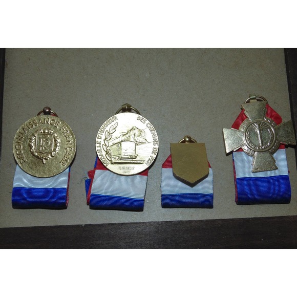 Collection 4 pc Croix Du Combattant Union Amicale Laïque du French France Medal - Picture 5 of 6